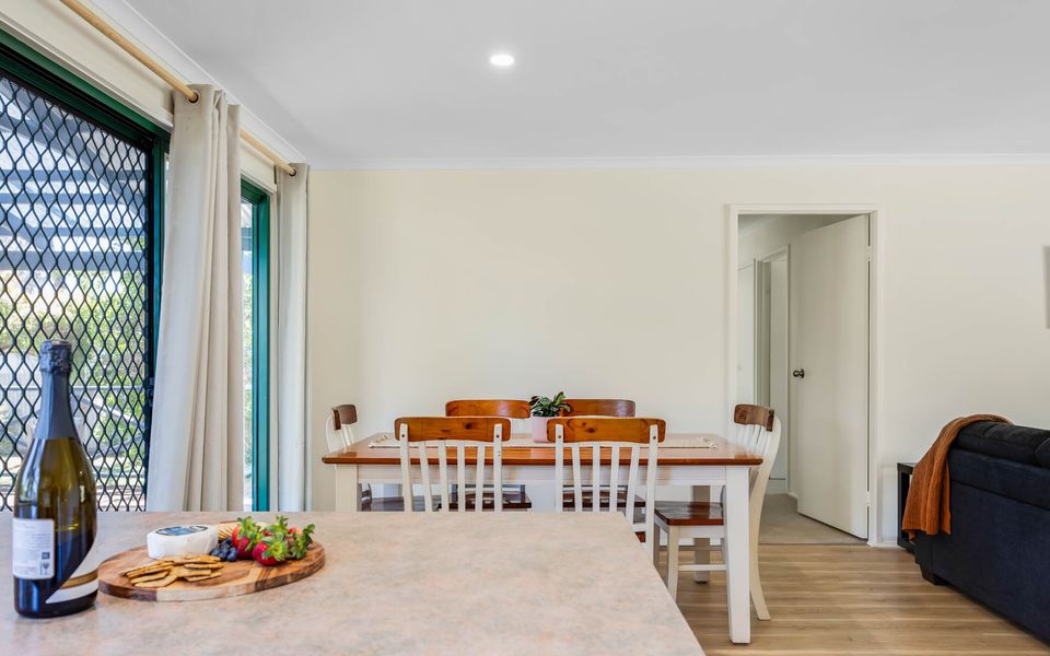 Deja Blue – 4 La Ronde