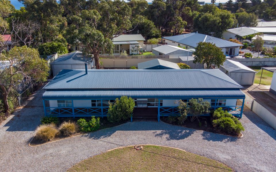 Deja Blue – 4 La Ronde