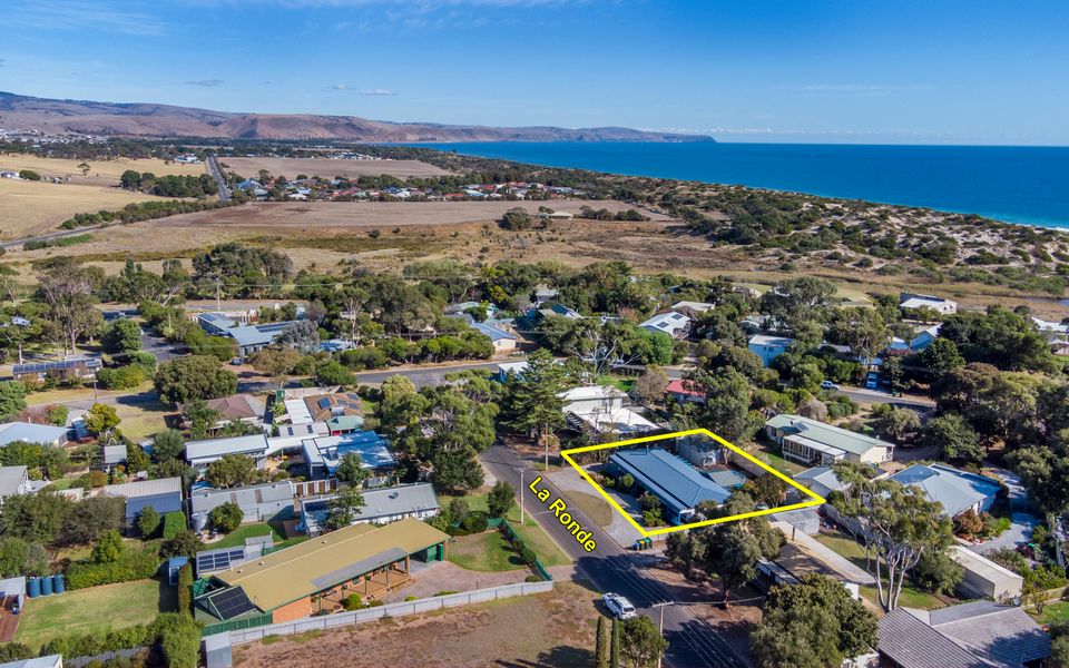 Deja Blue – 4 La Ronde