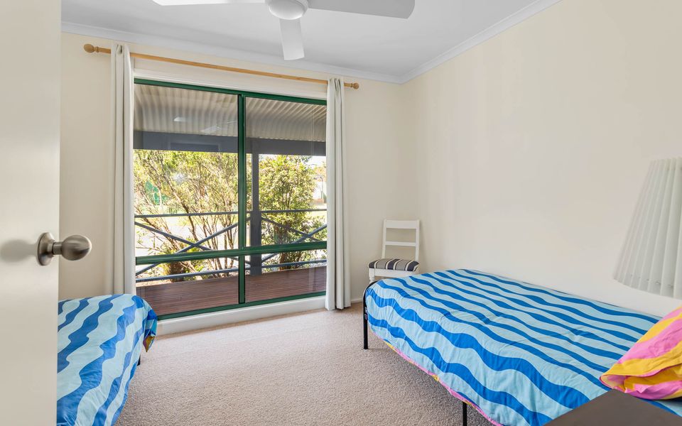 Deja Blue – 4 La Ronde