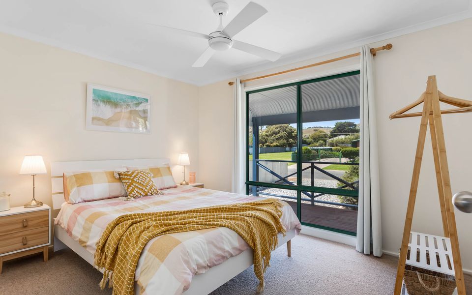 Deja Blue – 4 La Ronde