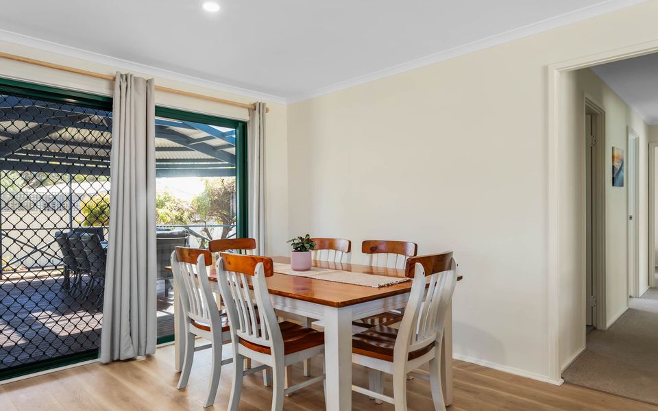 Deja Blue – 4 La Ronde