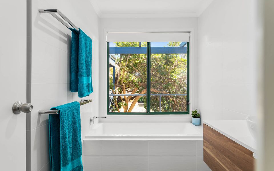 Deja Blue – 4 La Ronde