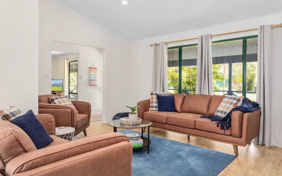 Deja Blue – 4 La Ronde