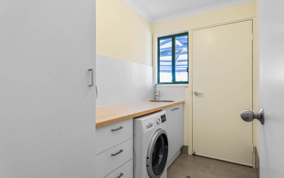 Deja Blue – 4 La Ronde