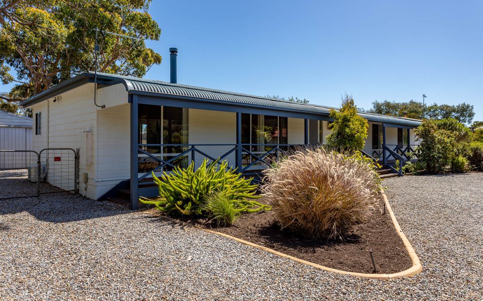 Deja Blue – 4 La Ronde