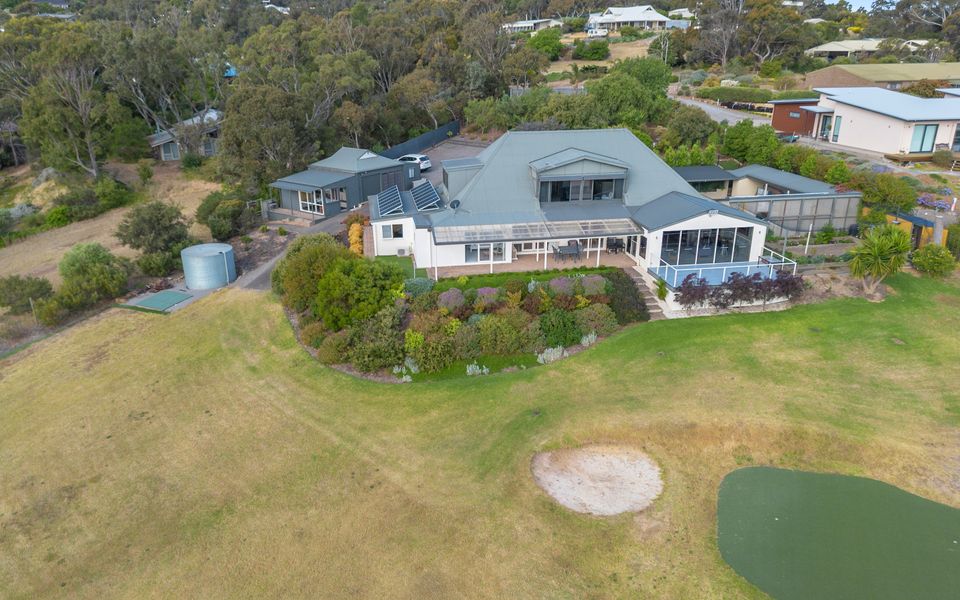 Gulf View Retreat – 11 Hewett Close