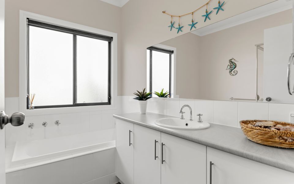 Lazy Days – 7 Nereus Drive