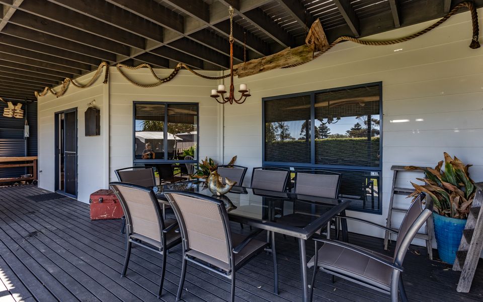 Lazy Days – 7 Nereus Drive