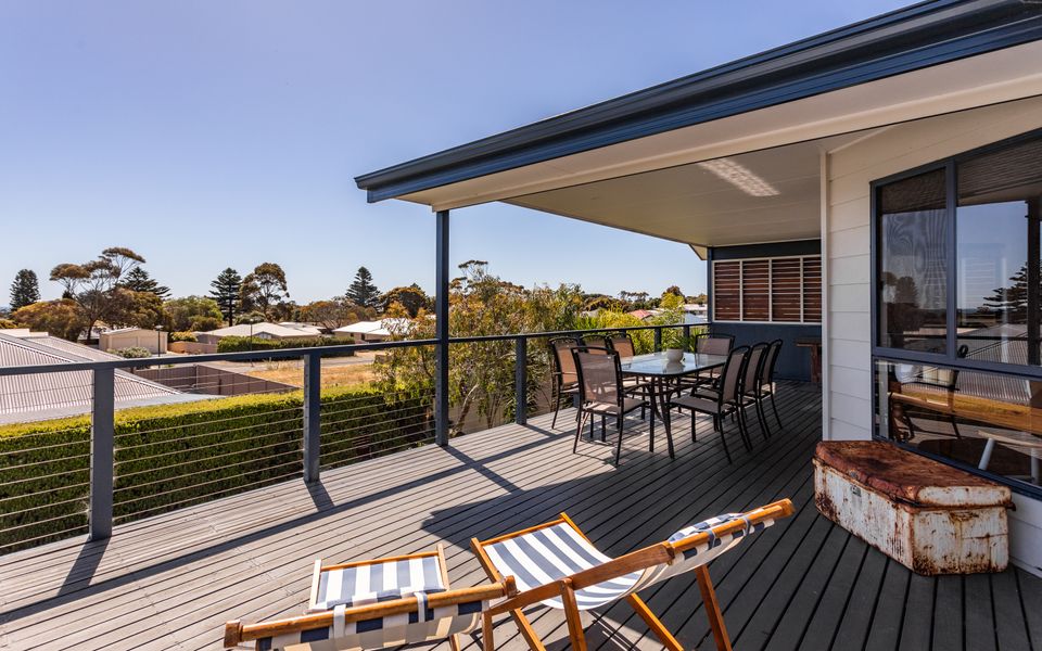 Lazy Days – 7 Nereus Drive