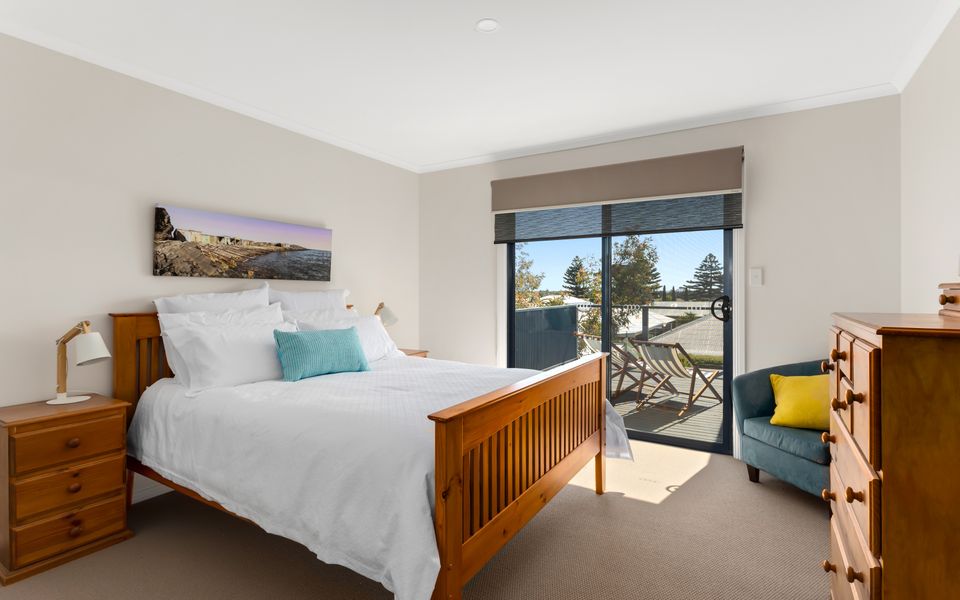 Lazy Days – 7 Nereus Drive