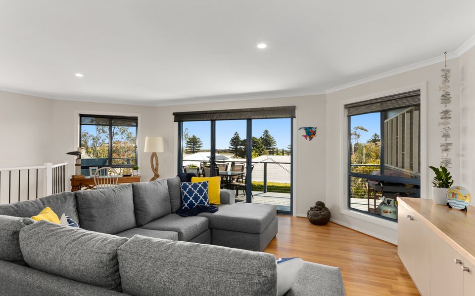 Lazy Days – 7 Nereus Drive