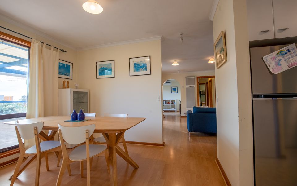 25 Elizabeth Crescent