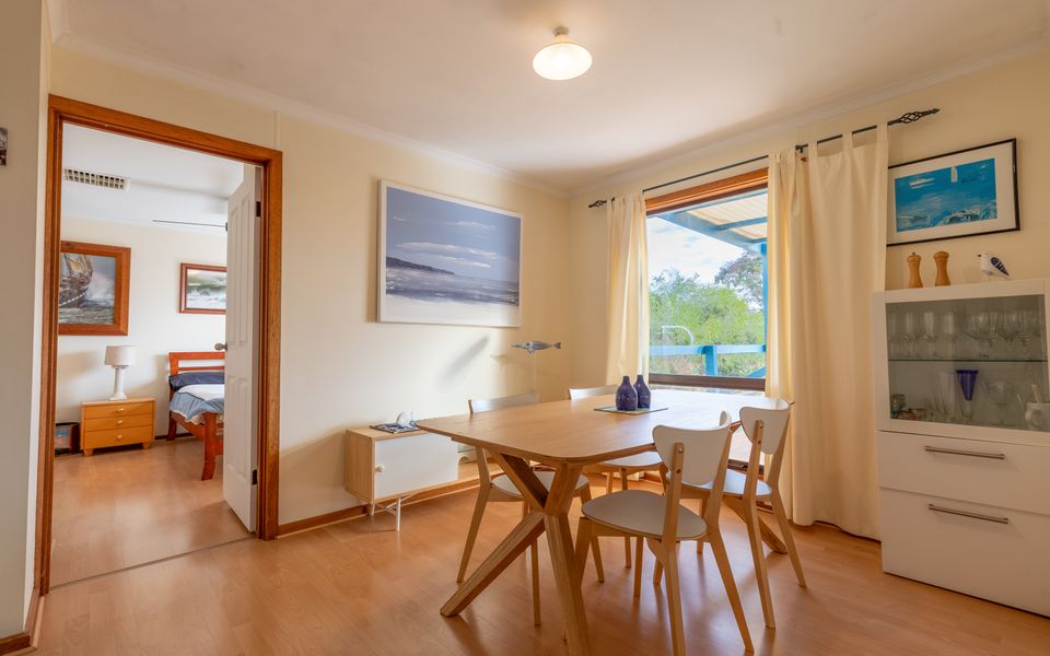 25 Elizabeth Crescent