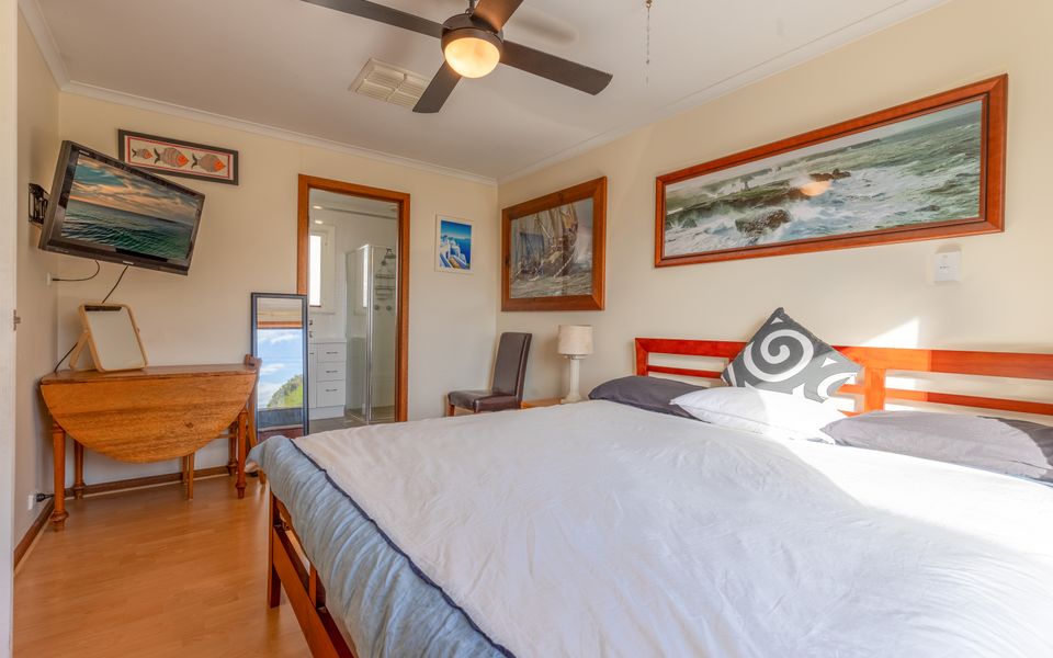 25 Elizabeth Crescent