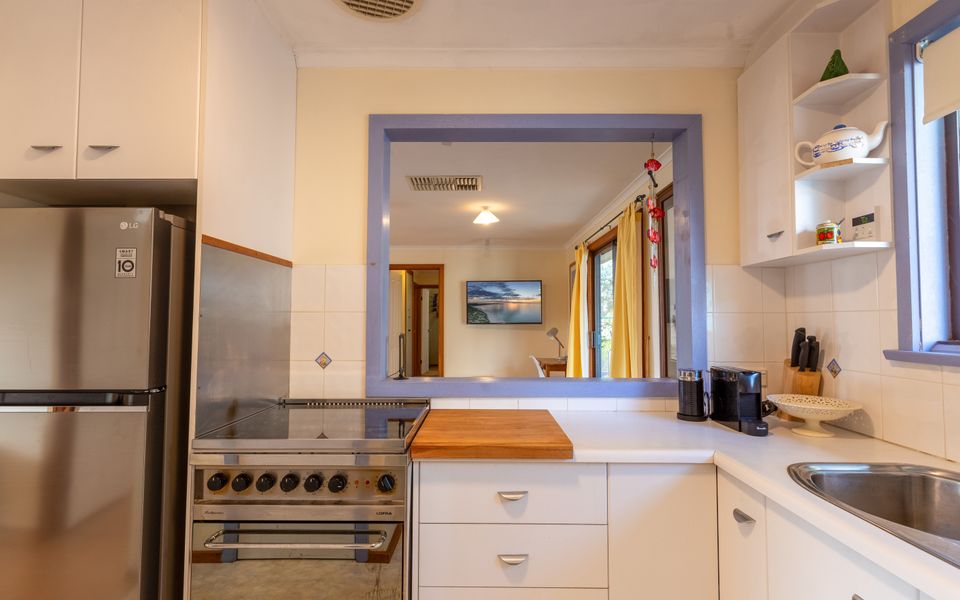 25 Elizabeth Crescent