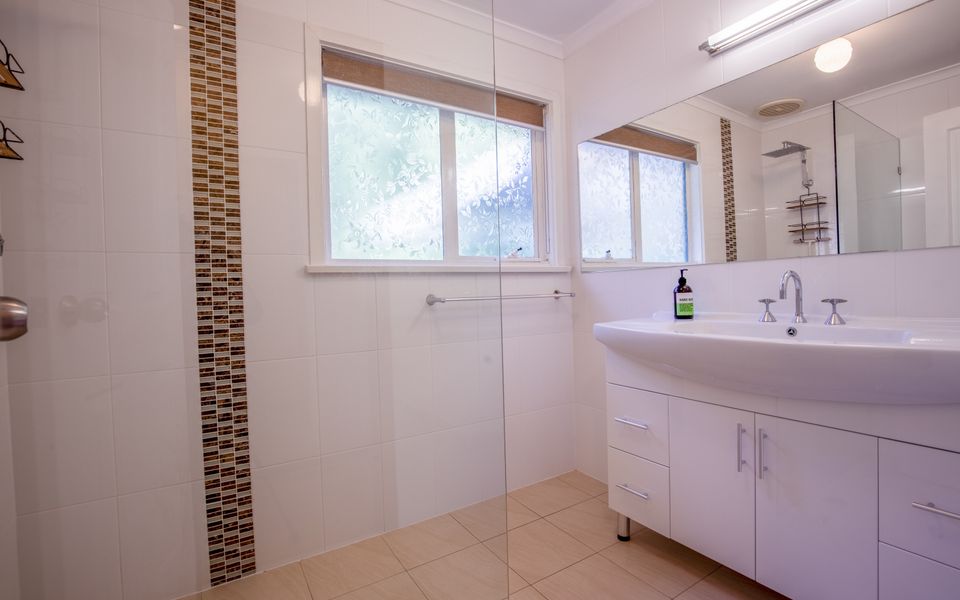 25 Elizabeth Crescent