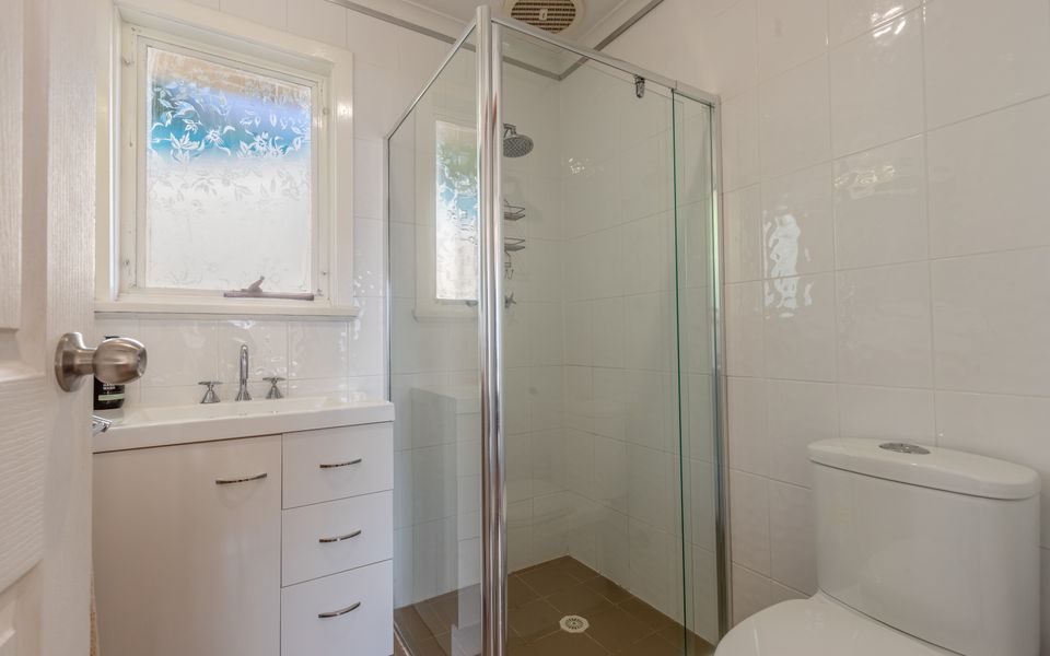 25 Elizabeth Crescent