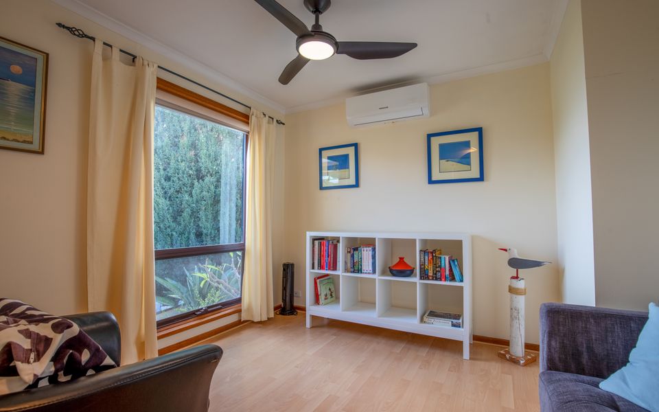 25 Elizabeth Crescent