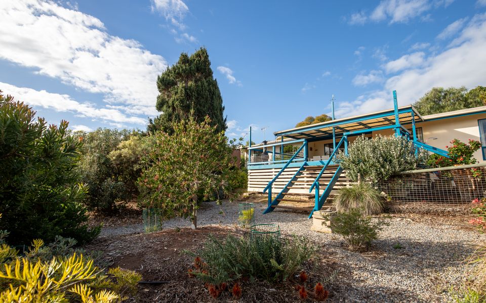 25 Elizabeth Crescent