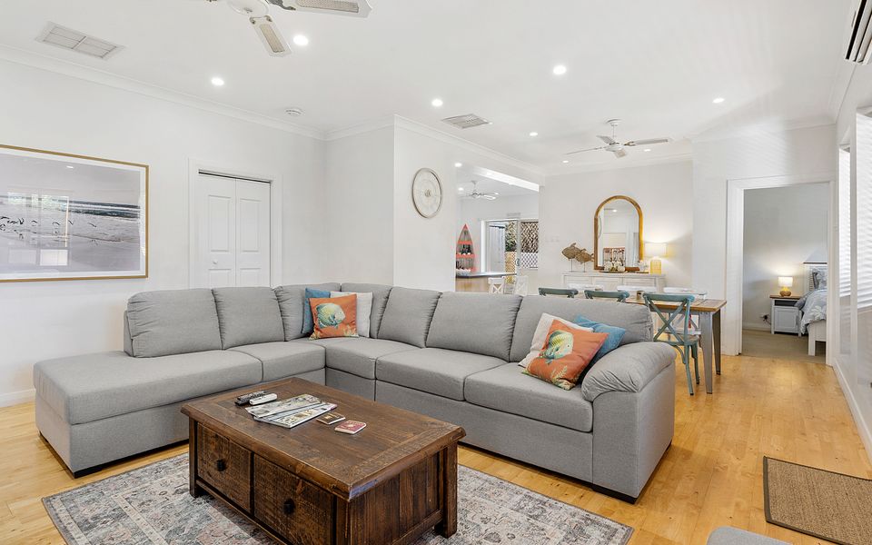 Family Tides – 52 La Ronde, Carrickalinga