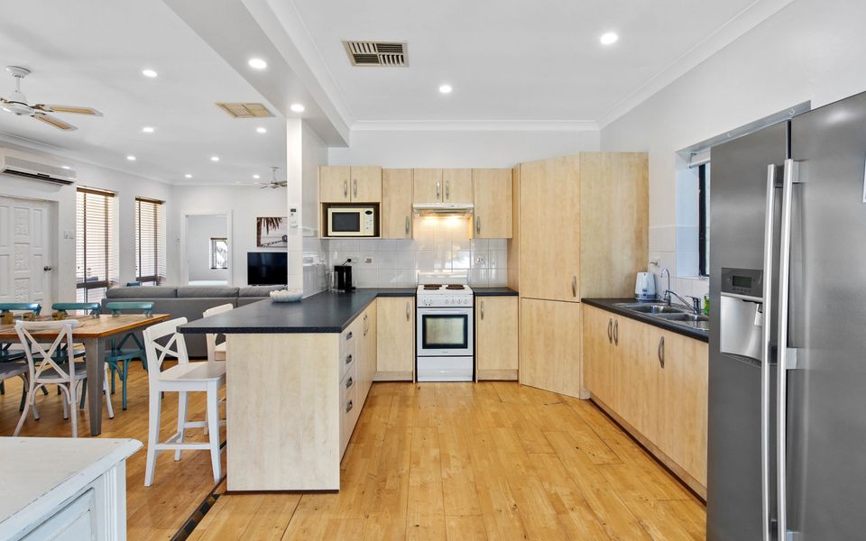 Family Tides – 52 La Ronde, Carrickalinga