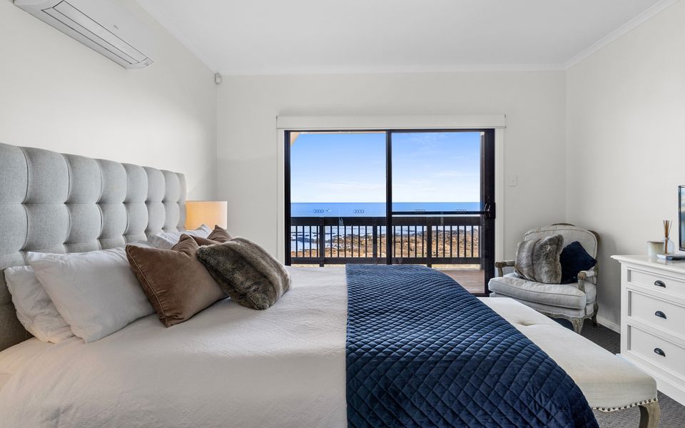 Shoreline Escape – 21/1 Paradise Drive