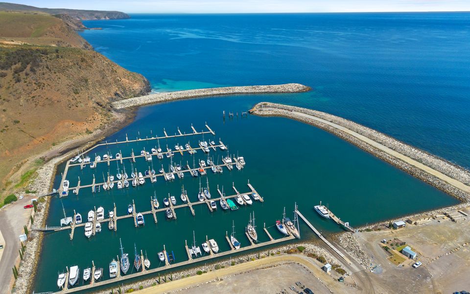 Shoreline Escape – 21/1 Paradise Drive