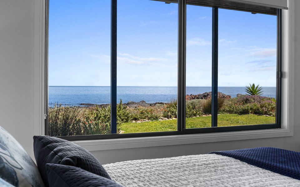 Shoreline Escape – 21/1 Paradise Drive