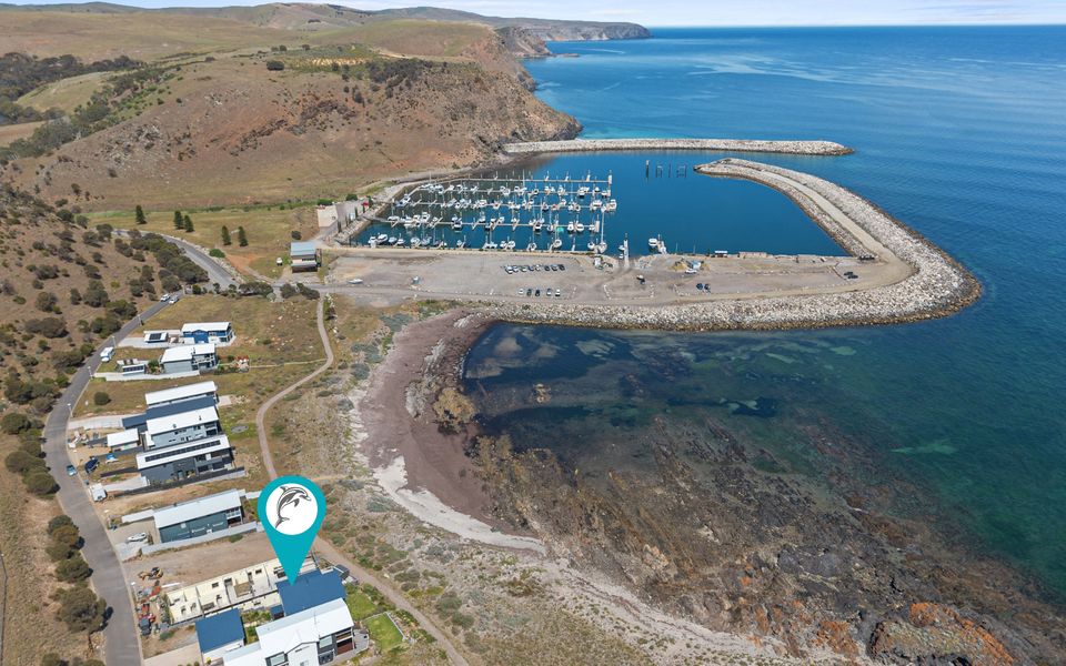 Shoreline Escape – 21/1 Paradise Drive