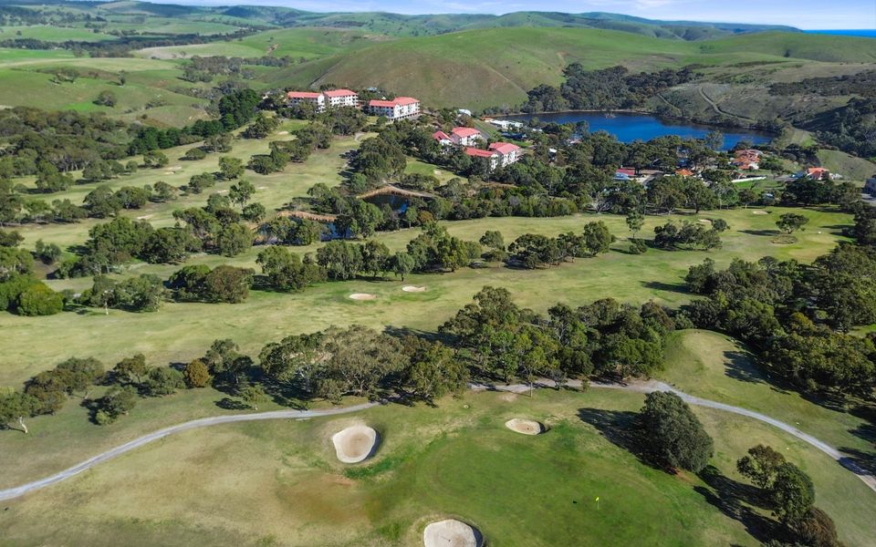 Shoreline Escape – 21/1 Paradise Drive