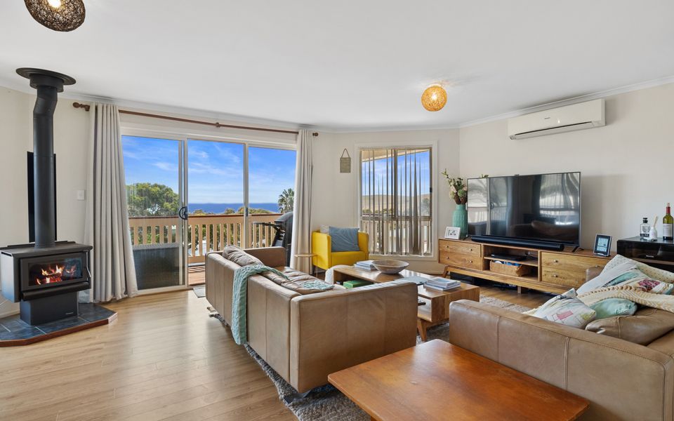 Valley Views – 11 Woodgate Road