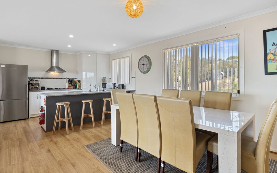 Valley Views – 11 Woodgate Road