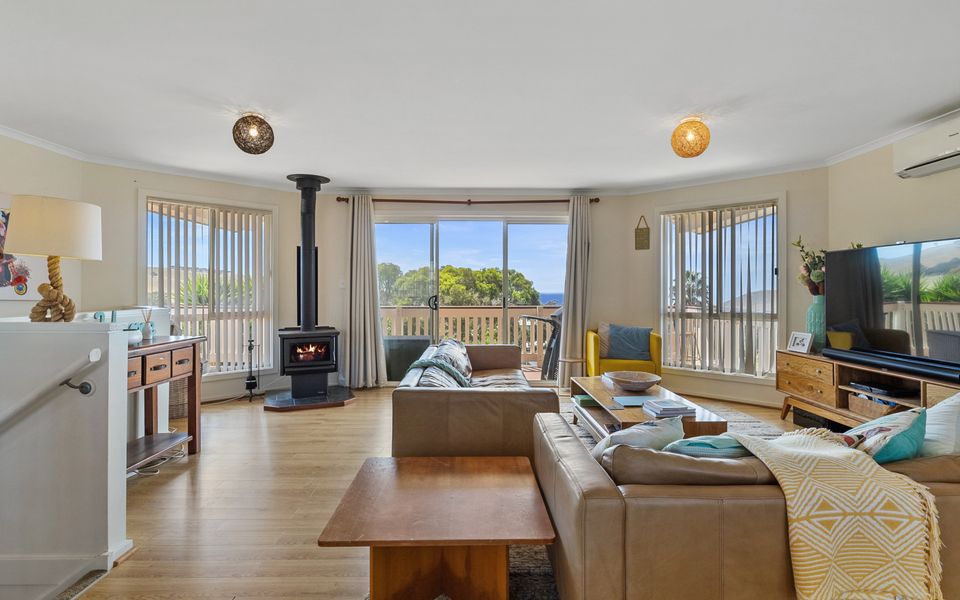 Valley Views – 11 Woodgate Road