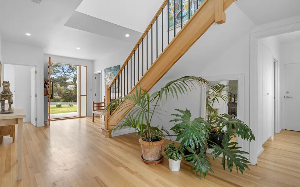 The White House – 6 Bennett Street