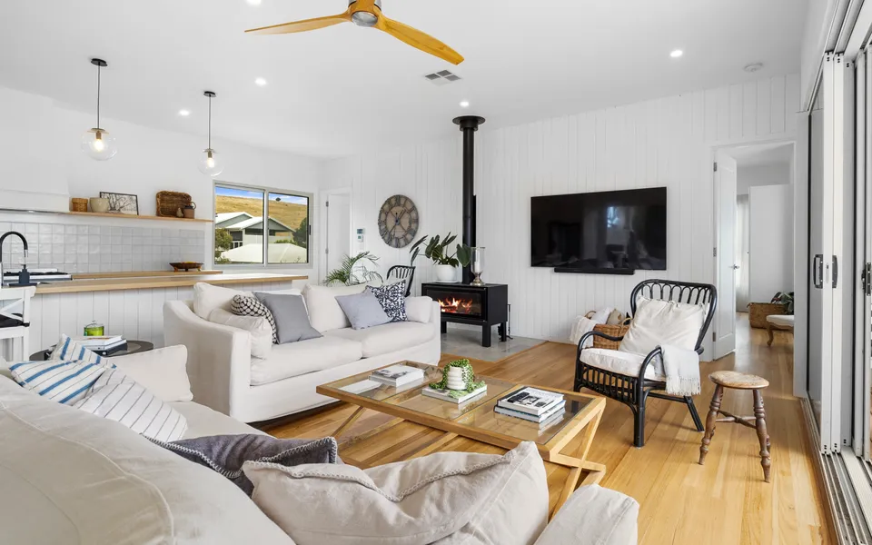 The White House – 6 Bennett Street