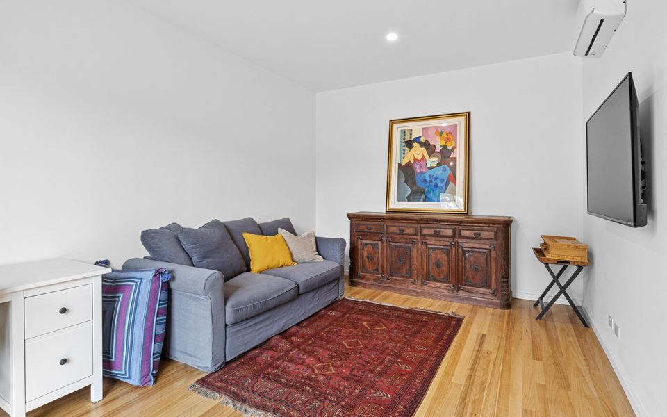 The White House – 6 Bennett Street