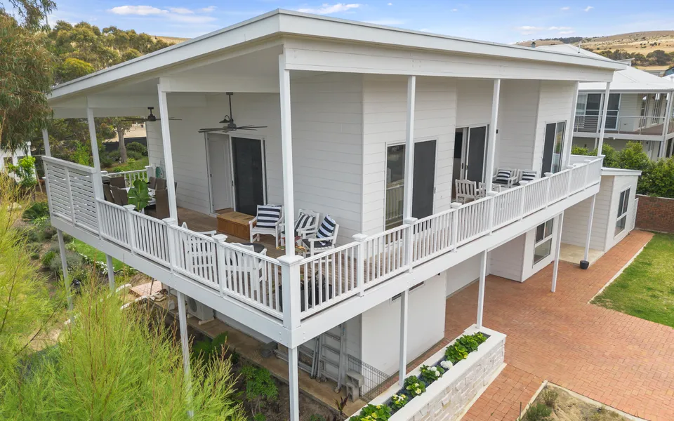 The White House – 6 Bennett Street