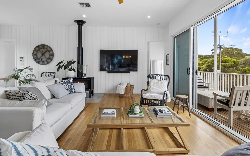 The White House – 6 Bennett Street