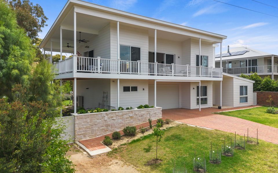 The White House – 6 Bennett Street