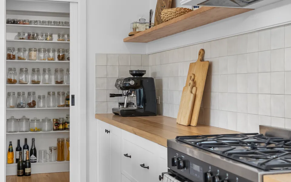 The White House – 6 Bennett Street