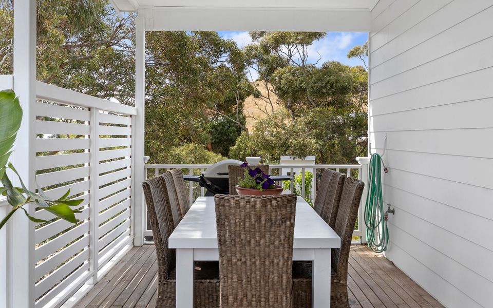 The White House – 6 Bennett Street