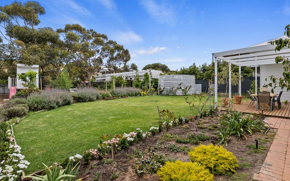 The White House – 6 Bennett Street