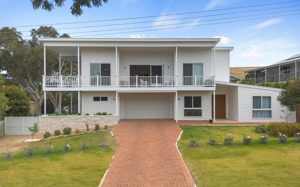 The White House – 6 Bennett Street