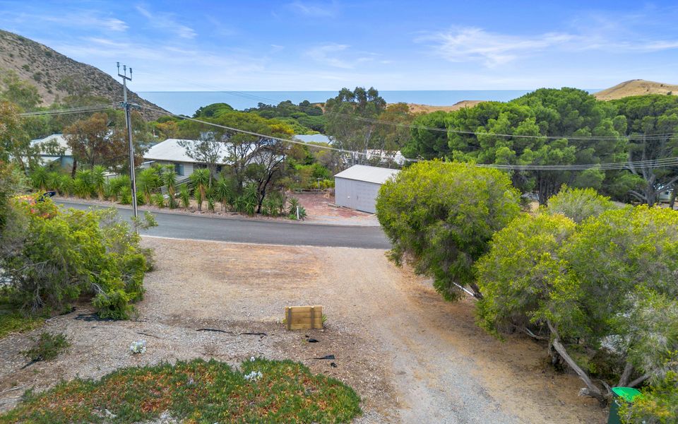 The Log Cabin – 2 Scenic View Drive, Second Valley