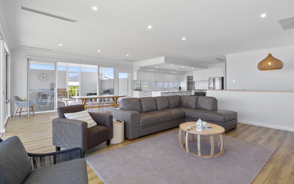 Norman Views – 20 Panorama Crescent