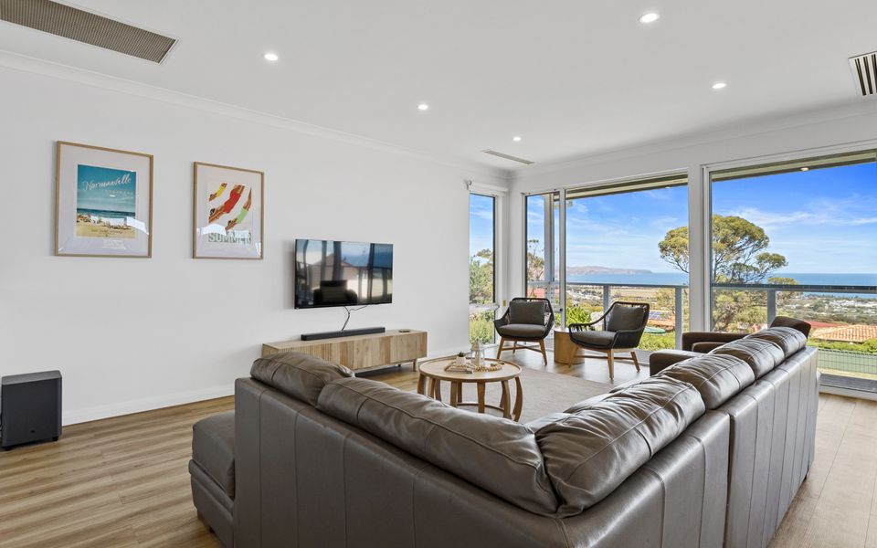 Norman Views – 20 Panorama Crescent