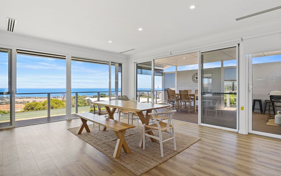 Norman Views – 20 Panorama Crescent