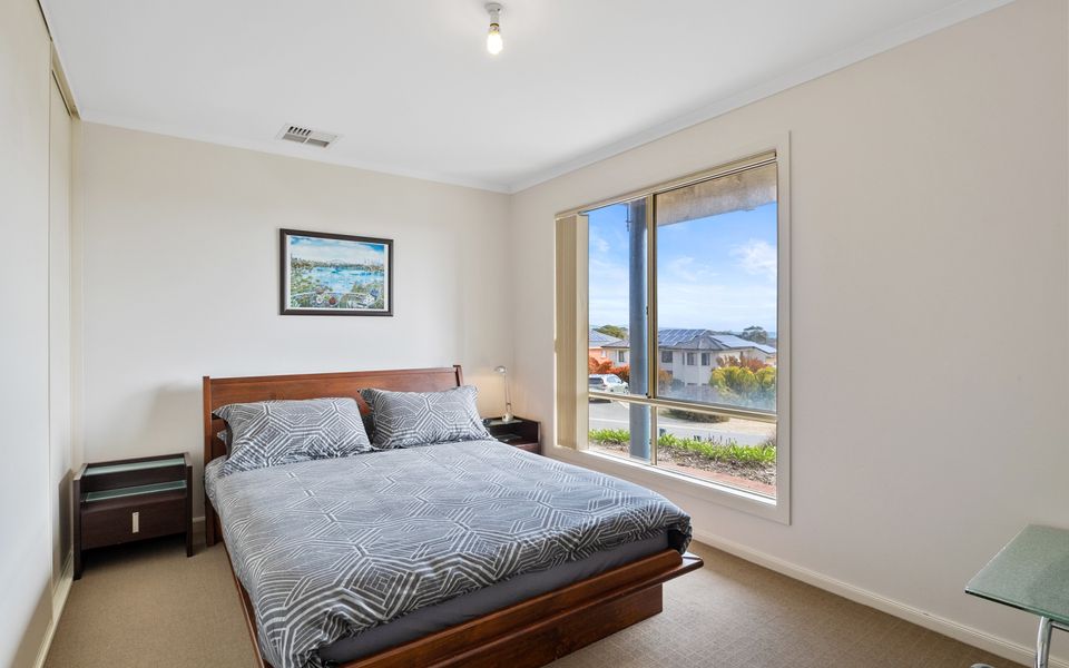 Baywatch – 8 James Drive, CARRICKALINGA