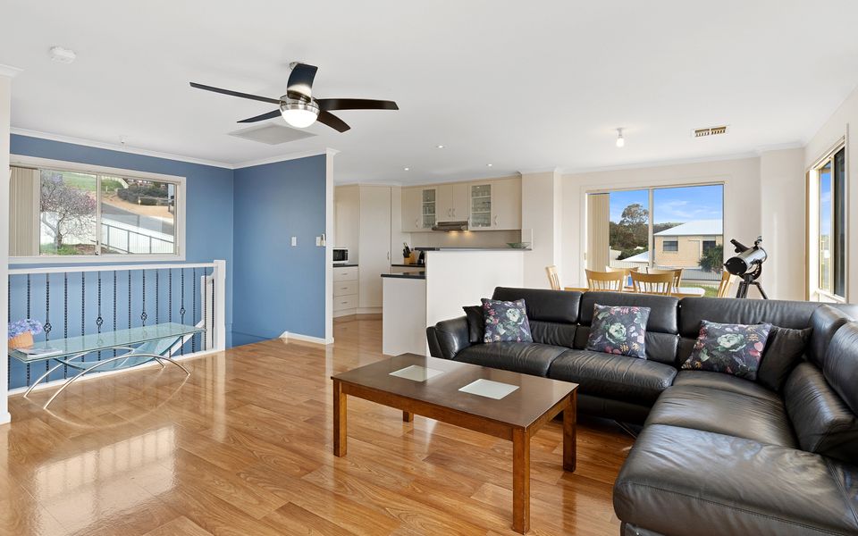 Baywatch – 8 James Drive, CARRICKALINGA